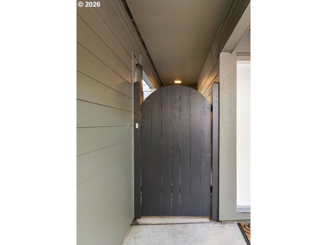 15938 QUARRY Rd B-3, Lake Oswego, OR 97035