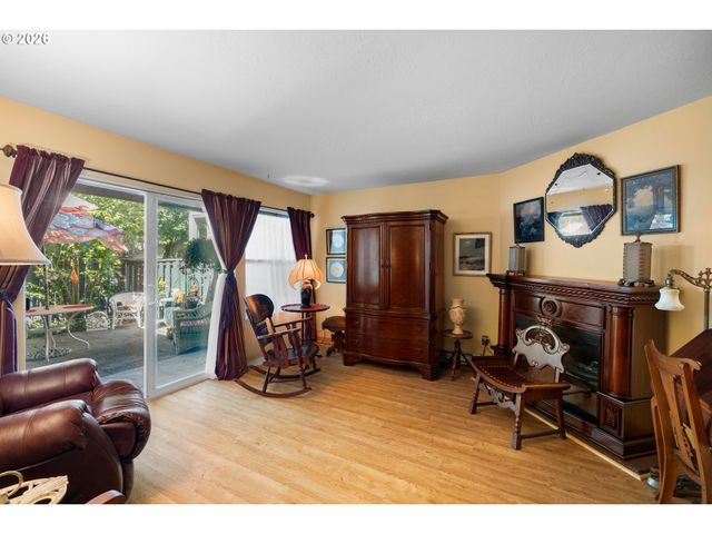 15938 QUARRY Rd B-3, Lake Oswego, OR 97035