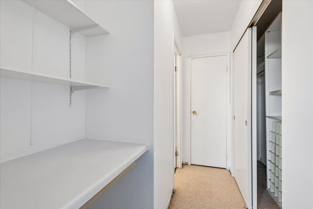 20 N Tower Road 6A, Oak Brook, IL 60523