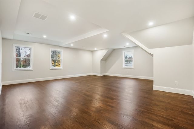 157 Mill St, Natick, MA 01760