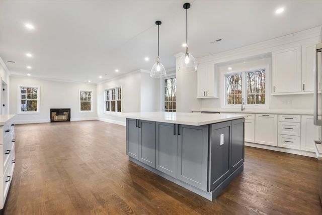 157 Mill St, Natick, MA 01760