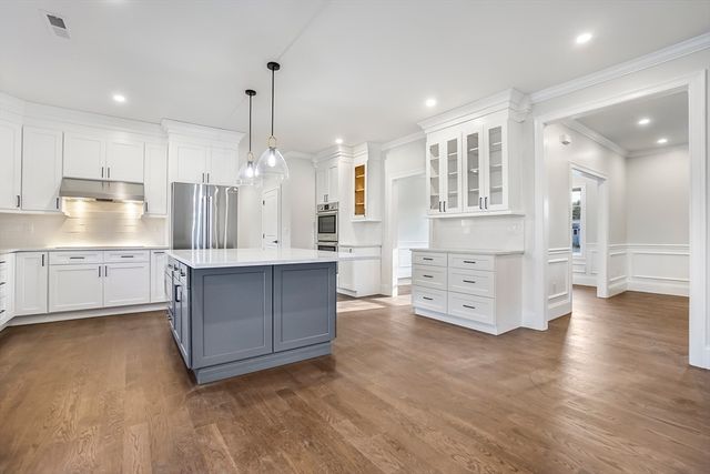 157 Mill St, Natick, MA 01760