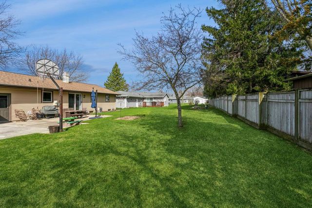 445 LA VESTA COURT, Brillion, WI 54110