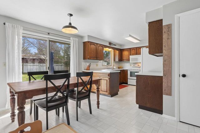 445 LA VESTA COURT, Brillion, WI 54110