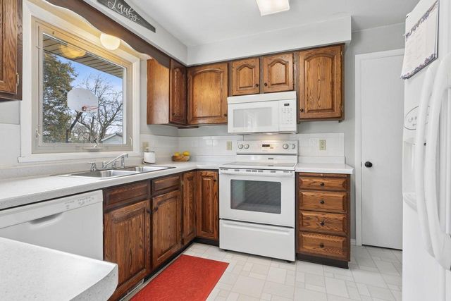 445 LA VESTA COURT, Brillion, WI 54110