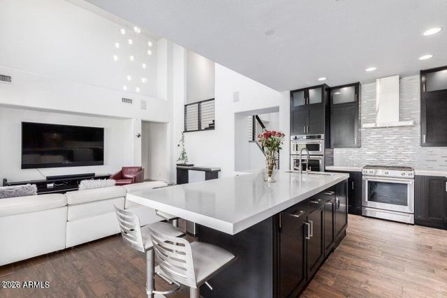 2012 W CHIMNEY ROCK Road, Phoenix, AZ 85085