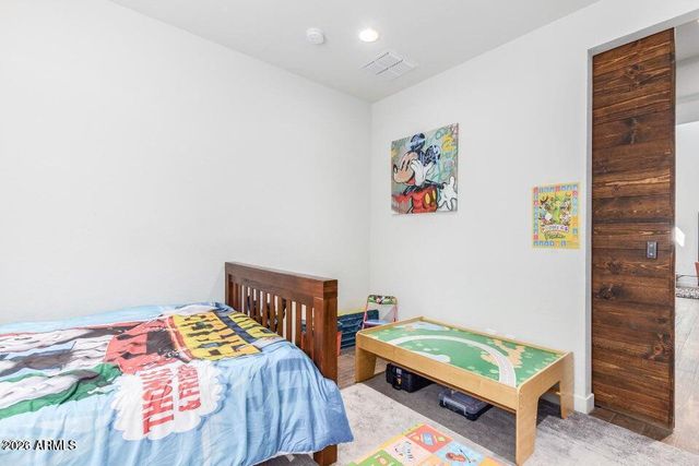 2012 W CHIMNEY ROCK Road, Phoenix, AZ 85085