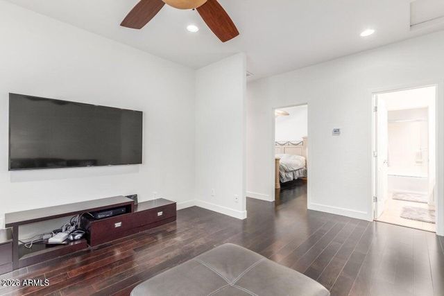 2012 W CHIMNEY ROCK Road, Phoenix, AZ 85085