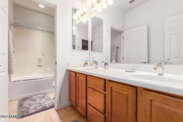 2012 W CHIMNEY ROCK Road, Phoenix, AZ 85085