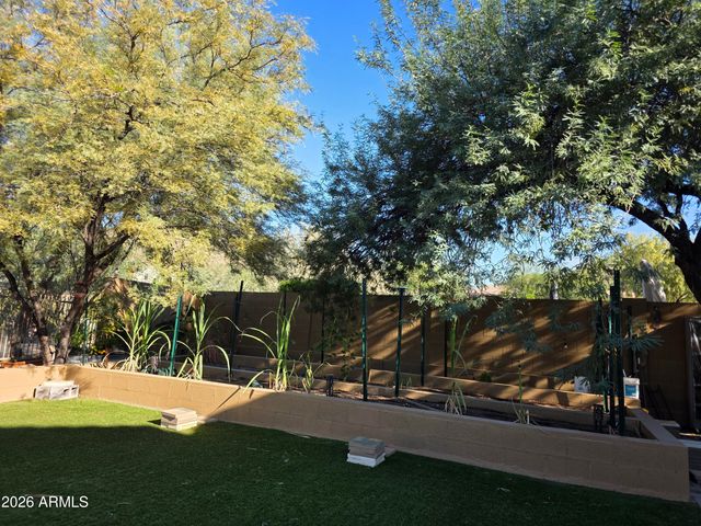 2012 W CHIMNEY ROCK Road, Phoenix, AZ 85085