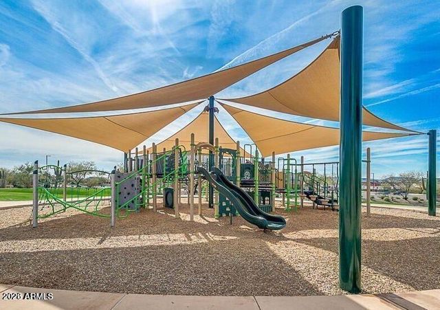 2012 W CHIMNEY ROCK Road, Phoenix, AZ 85085