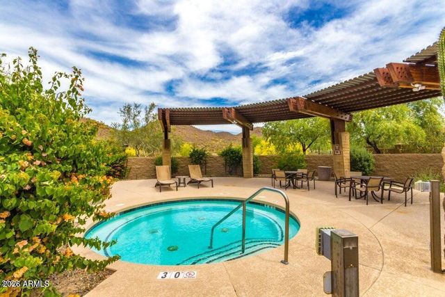 2012 W CHIMNEY ROCK Road, Phoenix, AZ 85085