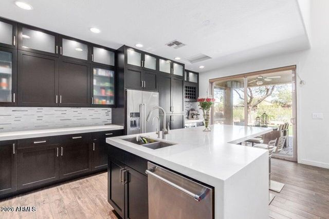 2012 W CHIMNEY ROCK Road, Phoenix, AZ 85085