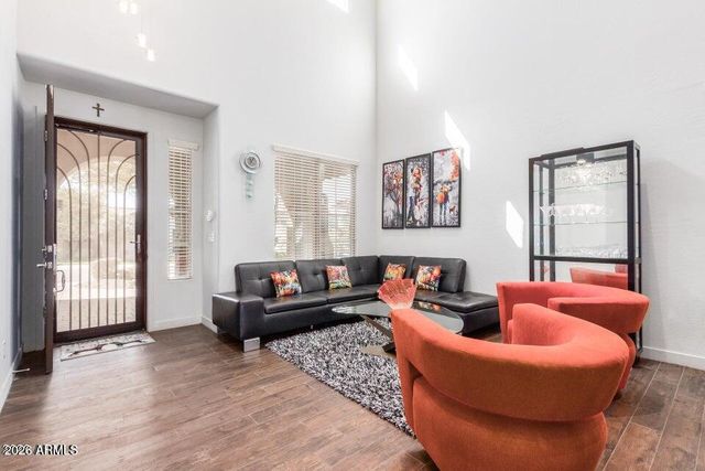 2012 W CHIMNEY ROCK Road, Phoenix, AZ 85085