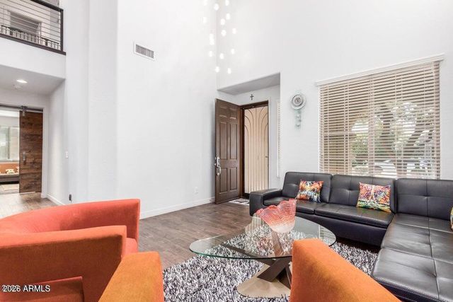 2012 W CHIMNEY ROCK Road, Phoenix, AZ 85085