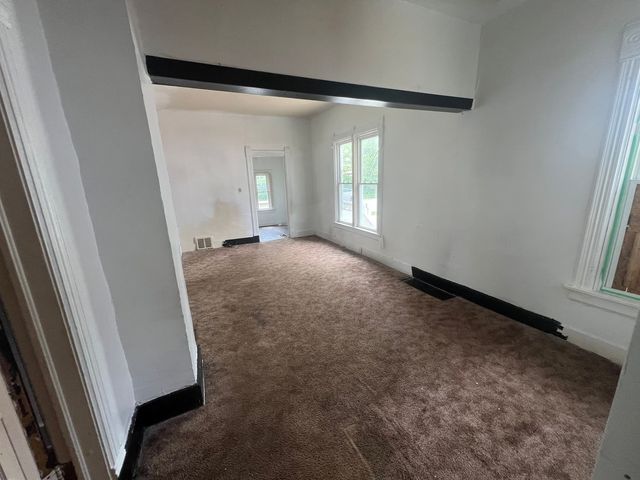 429 E Locust Street, Kankakee, IL 60901