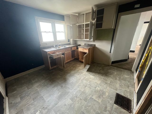 429 E Locust Street, Kankakee, IL 60901