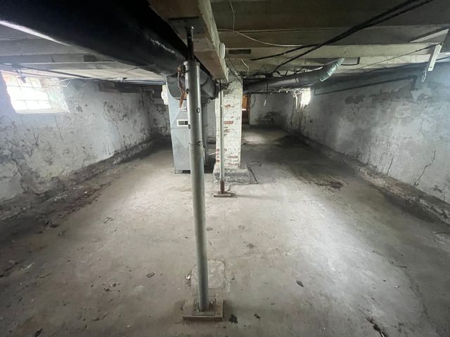 429 E Locust Street, Kankakee, IL 60901