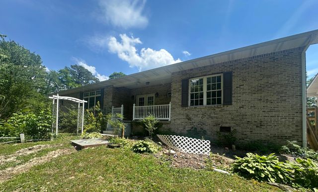 34 Ross Jones Road, Whitley City, KY 42653