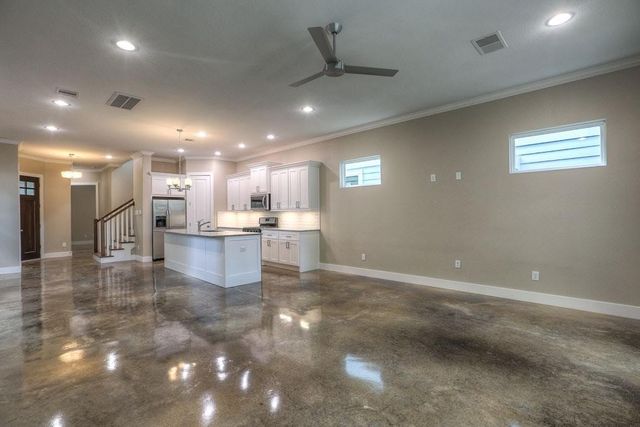 3619 Alba Road, Houston, TX 77018