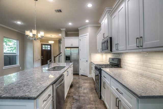 3619 Alba Road, Houston, TX 77018