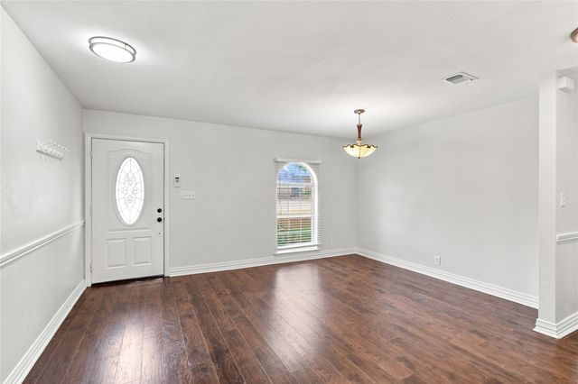 6705 Nola Court, Watauga, TX 76148