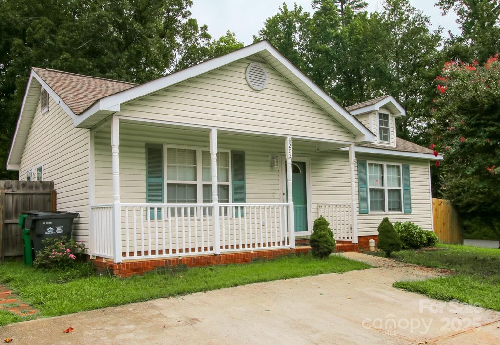 6202 Cottageville Lane, Charlotte, NC 28208