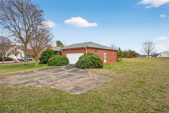 3533 Pelzer Highway, Easley, SC 29642