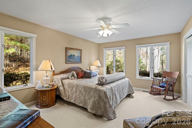 231 Greenleaf Drive, Flat Rock, NC 28731