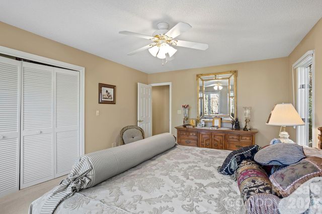 231 Greenleaf Drive, Flat Rock, NC 28731