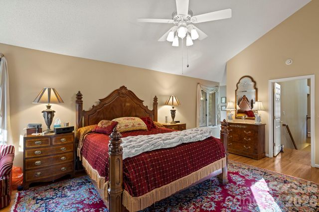 231 Greenleaf Drive, Flat Rock, NC 28731