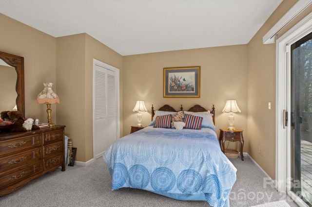 231 Greenleaf Drive, Flat Rock, NC 28731