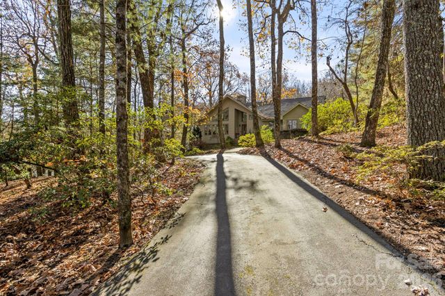 231 Greenleaf Drive, Flat Rock, NC 28731