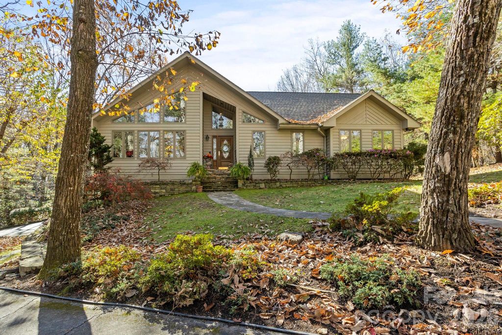 231 Greenleaf Drive, Flat Rock, NC 28731