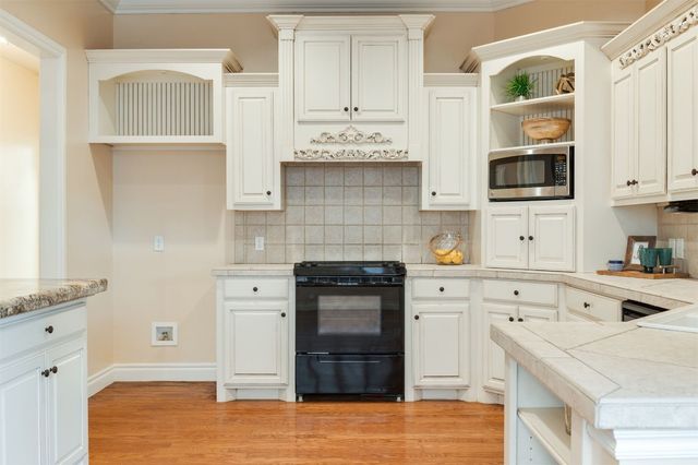 17204 Cedar Drive, Edmond, OK 73012