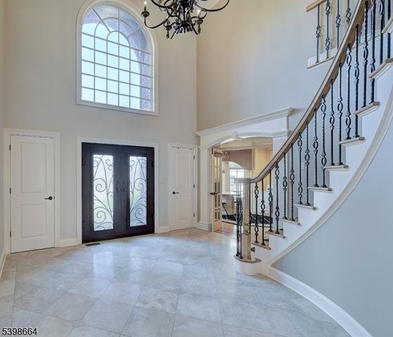 6 Norman Ct, Livingston Twp., NJ 07039