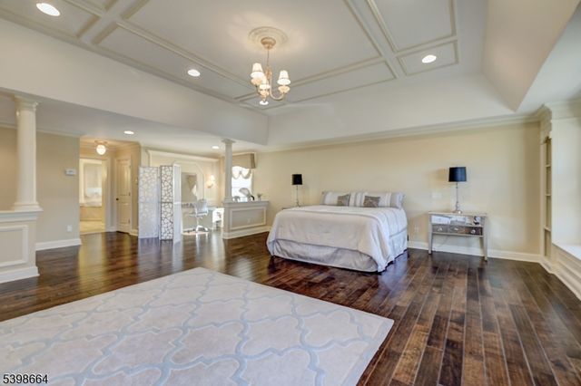 6 Norman Ct, Livingston Twp., NJ 07039