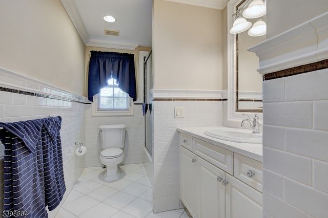 6 Norman Ct, Livingston Twp., NJ 07039