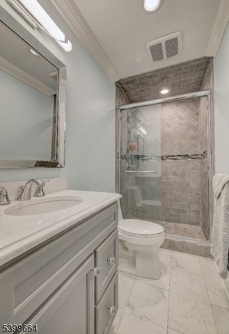 6 Norman Ct, Livingston Twp., NJ 07039