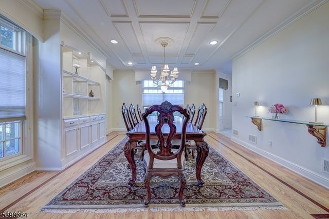 6 Norman Ct, Livingston Twp., NJ 07039