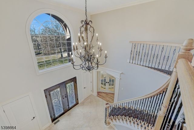 6 Norman Ct, Livingston Twp., NJ 07039