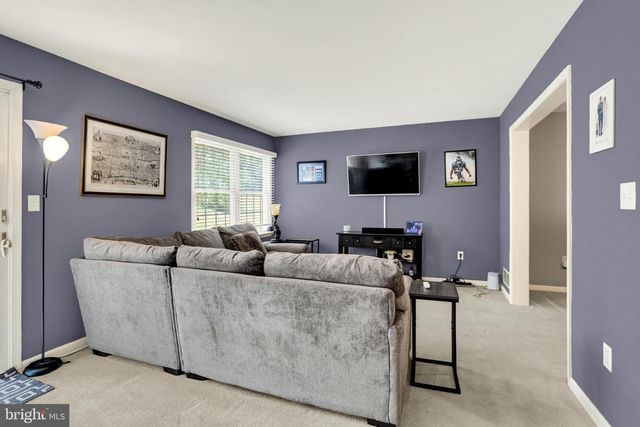 4075 CAISSONS CT, Enola, PA 17025