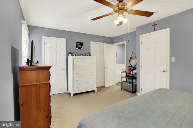 4075 CAISSONS CT, Enola, PA 17025