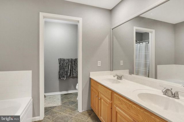 4075 CAISSONS CT, Enola, PA 17025