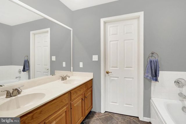 4075 CAISSONS CT, Enola, PA 17025