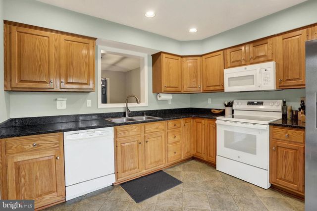 4075 CAISSONS CT, Enola, PA 17025