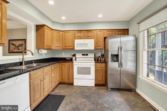 4075 CAISSONS CT, Enola, PA 17025