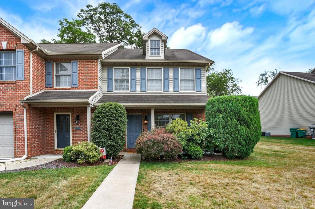 4075 CAISSONS CT, Enola, PA 17025