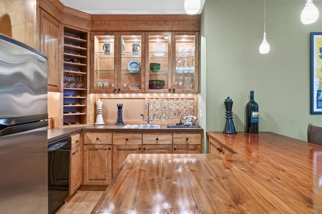 1423 June Avenue S, Golden Valley, MN 55416