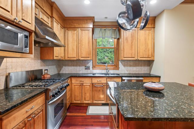 1423 June Avenue S, Golden Valley, MN 55416